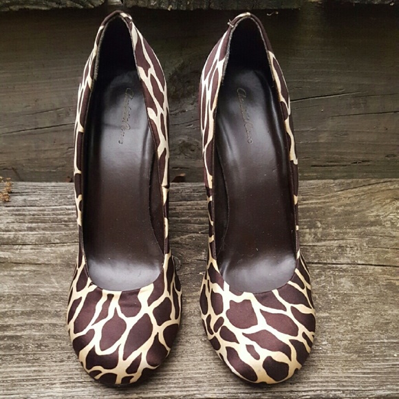 COPY - NWOT Chocolate Brown & Tan Giraffe Print Pump - Picture 2 of 3